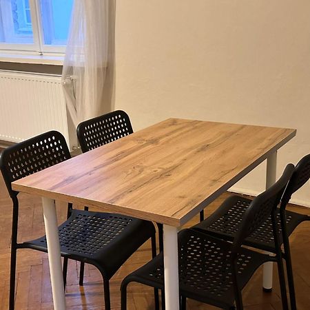 Apollo 56 Vandrehjem Poznań Eksteriør billede